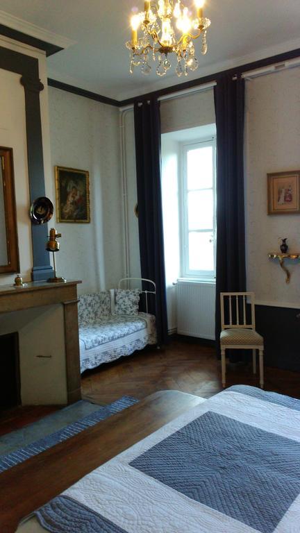 Chateau De Bourrassol Bed & Breakfast Menetrol Ngoại thất bức ảnh